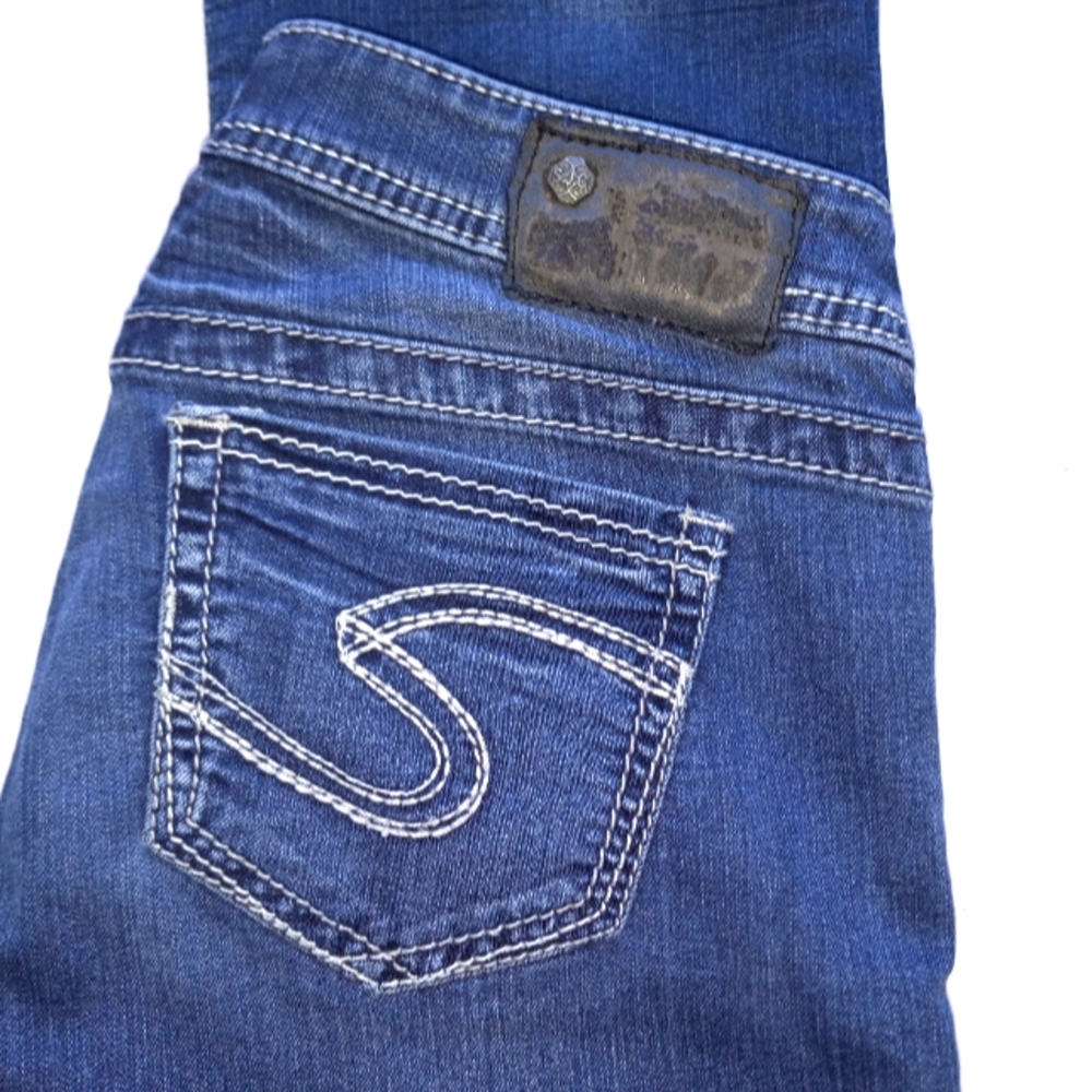 Silver Jeans. "Tuesday Baby Boot" Size 29/33.